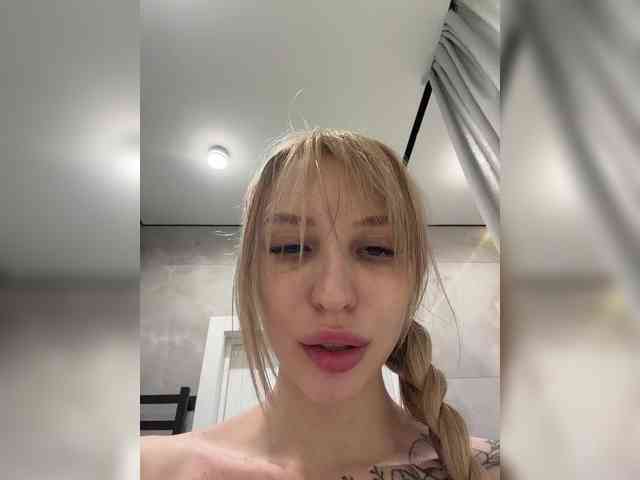 Cristi-Candy's chat room