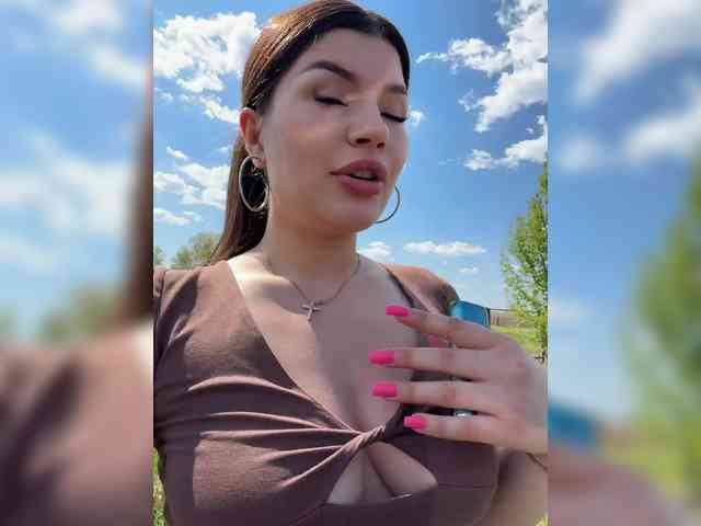 -MaybeBaby-'s chat room