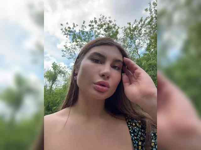 -EmilyBaby-'s chat room