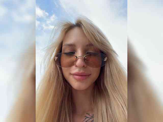 Cristi-Candy's chat room