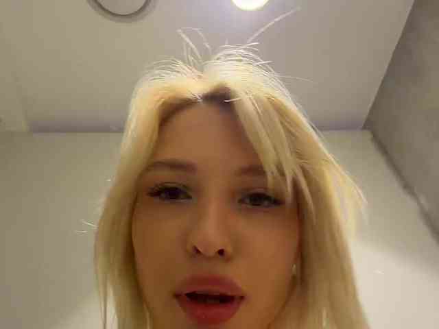 Cristi-Candy's chat room