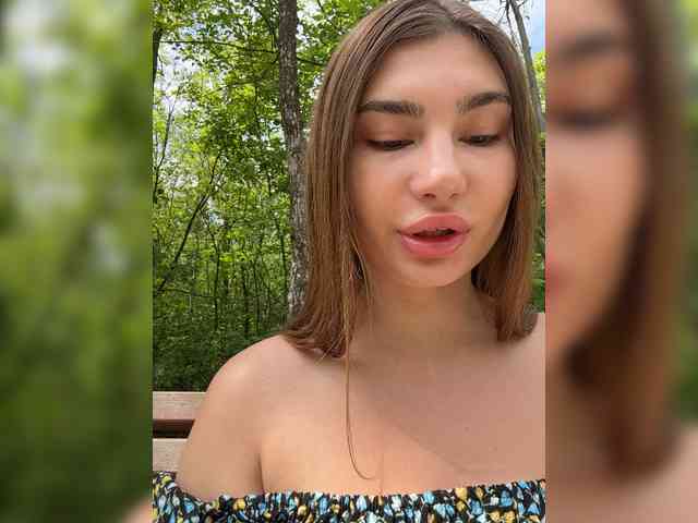 -EmilyBaby-'s chat room