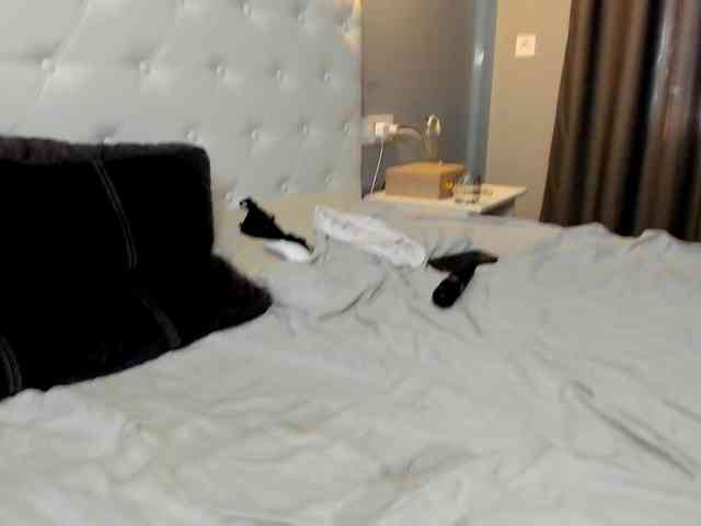 Emmanyxxx's chat room