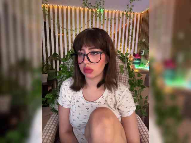 -Violetttttka-'s chat room