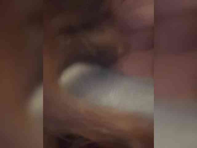 LittleDelora's chat room