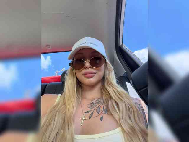 Cristi-Candy's chat room