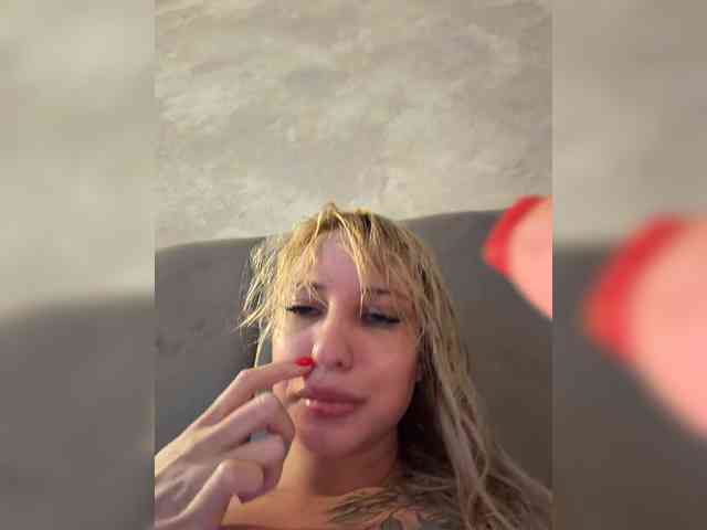 Cristi-Candy's chat room