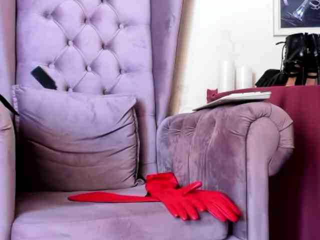 LadyLeather's chat room