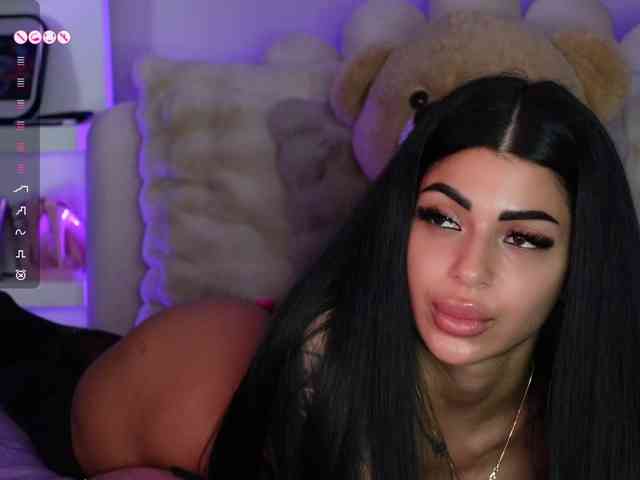 AngelaMyst's chat room