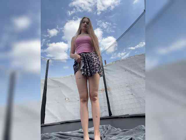 -_-_--------'s chat room