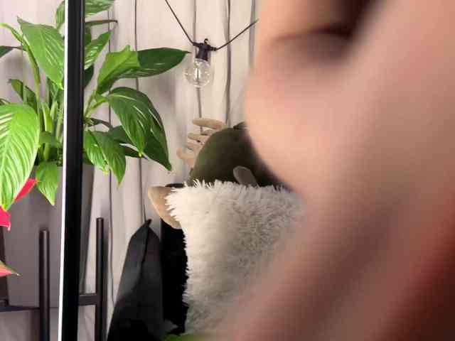 Kira_Li_Lime's chat room