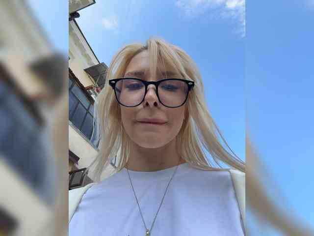 Cristi-Candy's chat room