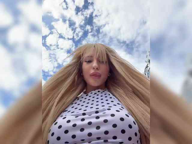 Cristi-Candy's chat room
