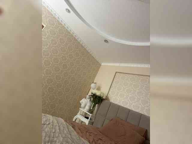 VICTORIA_'s chat room