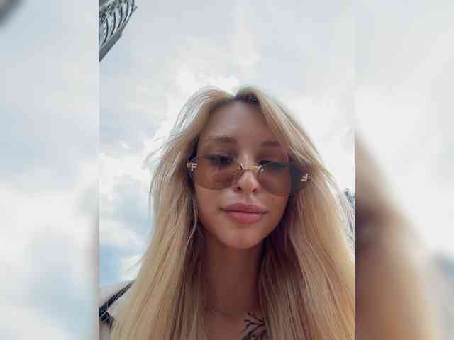 Cristi-Candy's chat room