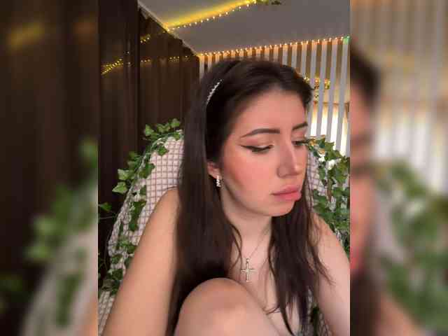 -Violetttttka-'s chat room
