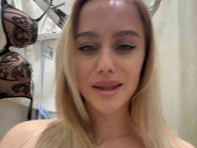 _Katrinka_'s chat room