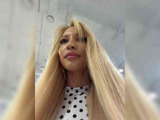 Cristi-Candy's chat room