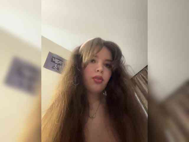 YourLadyyy's chat room