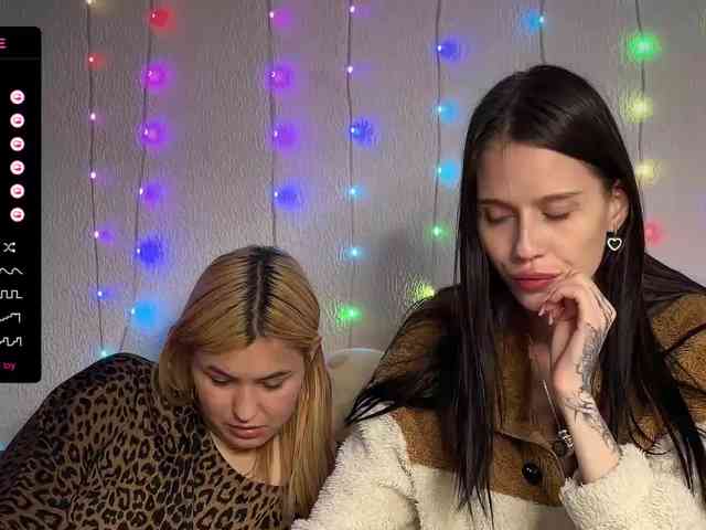 -Zoe-Love-'s chat room