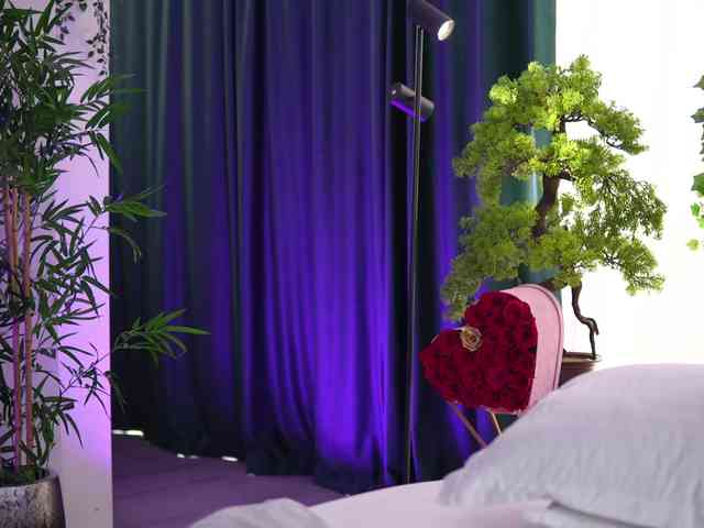 ArtTeasee's chat room