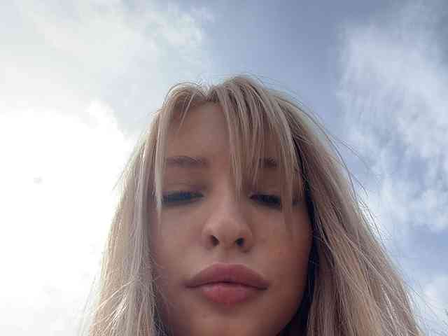 Cristi-Candy's chat room