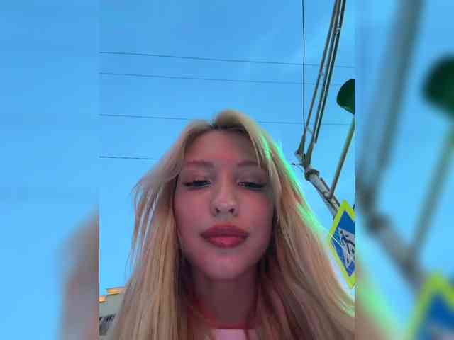 Cristi-Candy's chat room