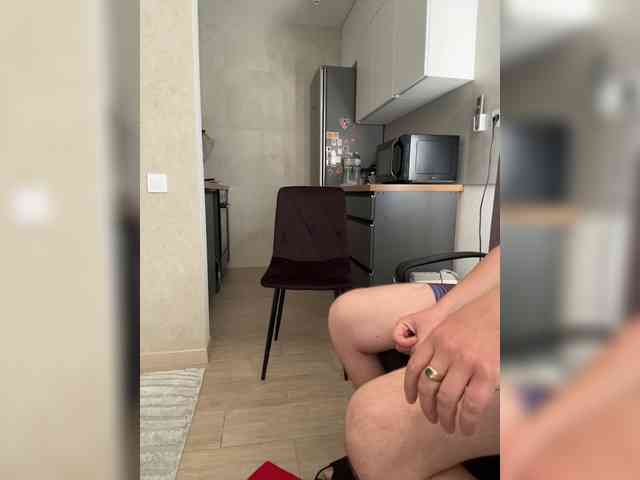 SexyMilf23's chat room