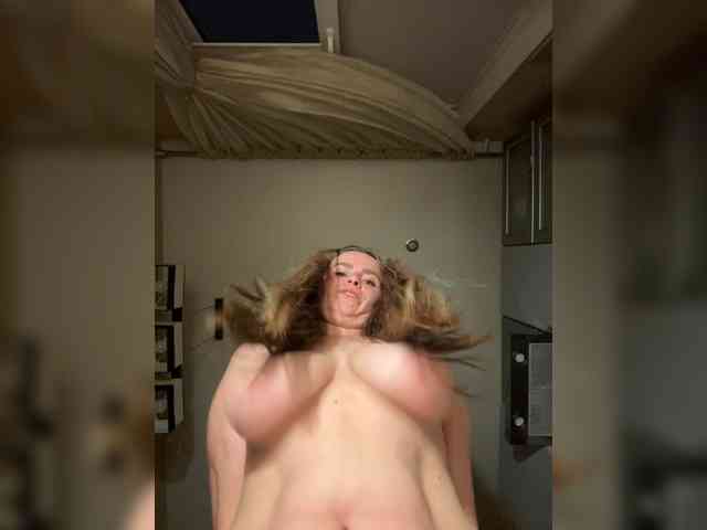 LolaSexxx's chat room