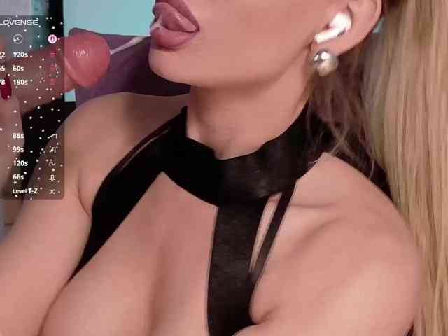 __Emmi__'s chat room