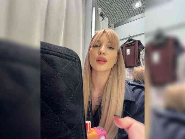 Cristi-Candy's chat room
