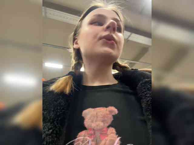 -Angel-Ali-'s chat room