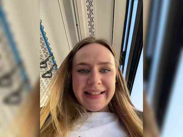 -Angel-Ali-'s chat room