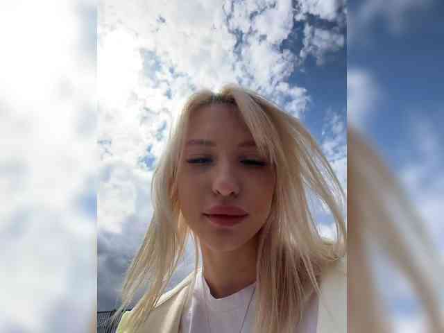 Cristi-Candy's chat room