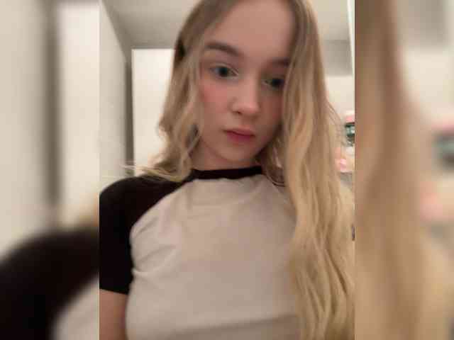 MimiMila's chat room