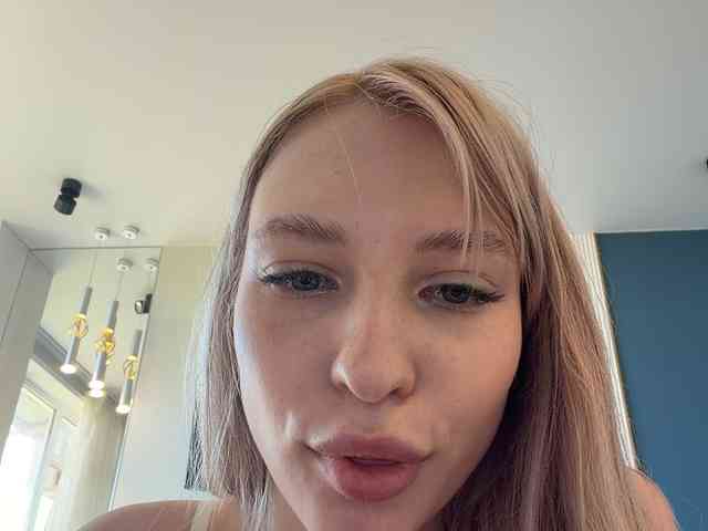Cristi-Candy's chat room