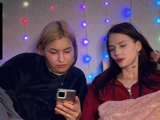 -Zoe-Love-'s chat room