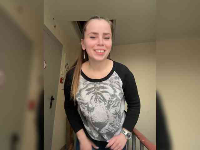 LolaSexxx's chat room