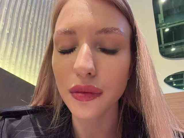 Cristi-Candy's chat room