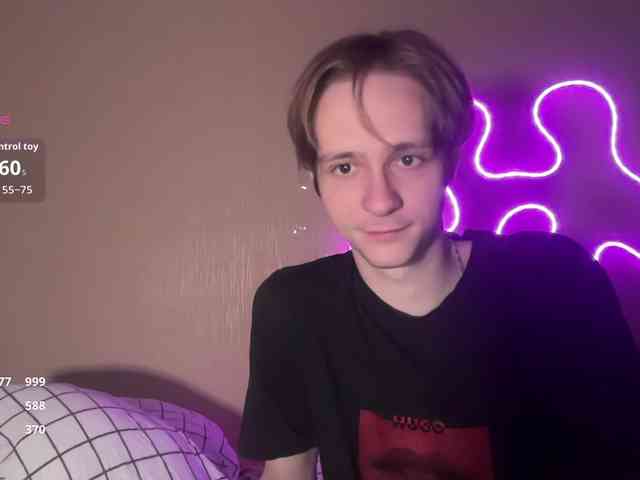 titsDestroy2007's chat room