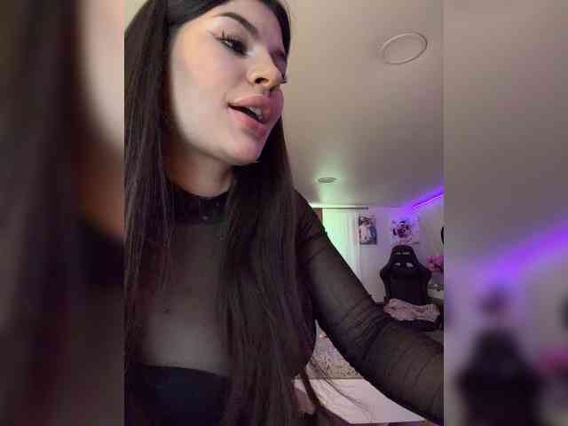 -MaybeBaby-'s chat room