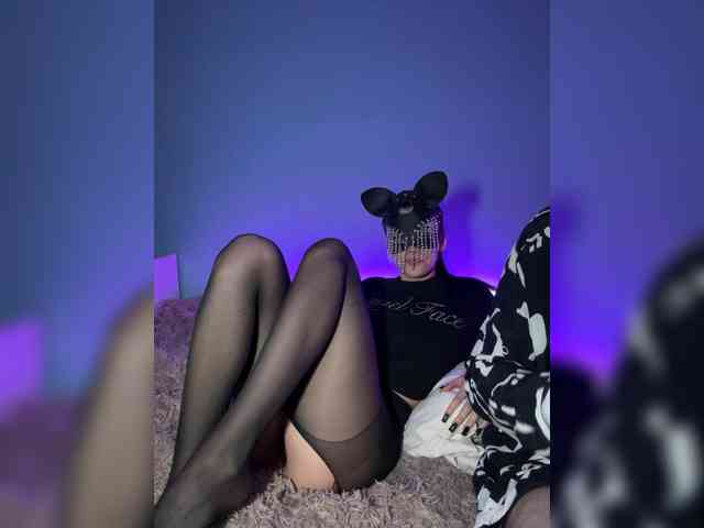 lunapairs's chat room