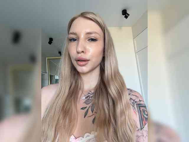Cristi-Candy's chat room
