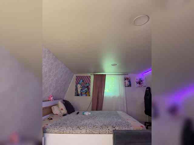 -MaybeBaby-'s chat room