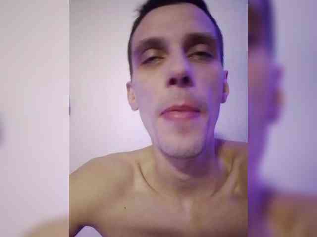 Laylay13's chat room