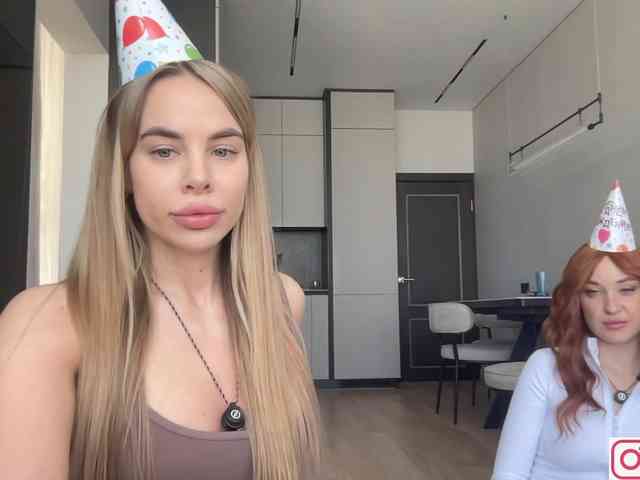 diffgirls1-1's chat room