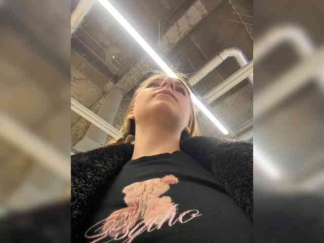 -Angel-Ali-'s chat room