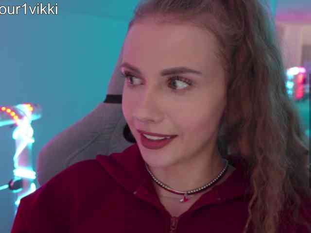 VikkiExtraCheese's chat room