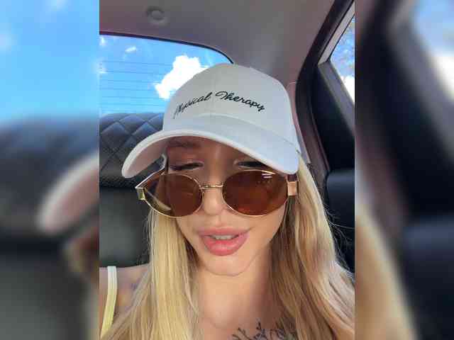 Cristi-Candy's chat room