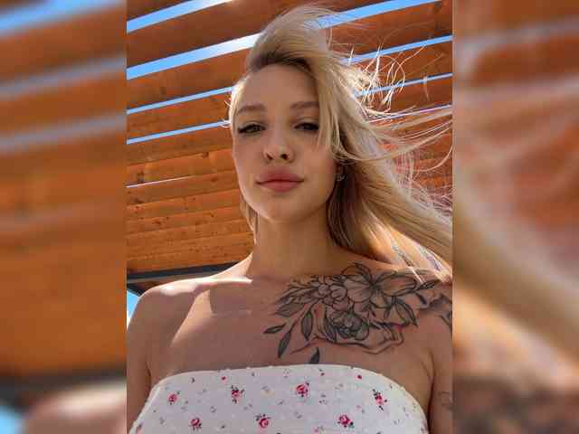 Cristi-Candy's chat room